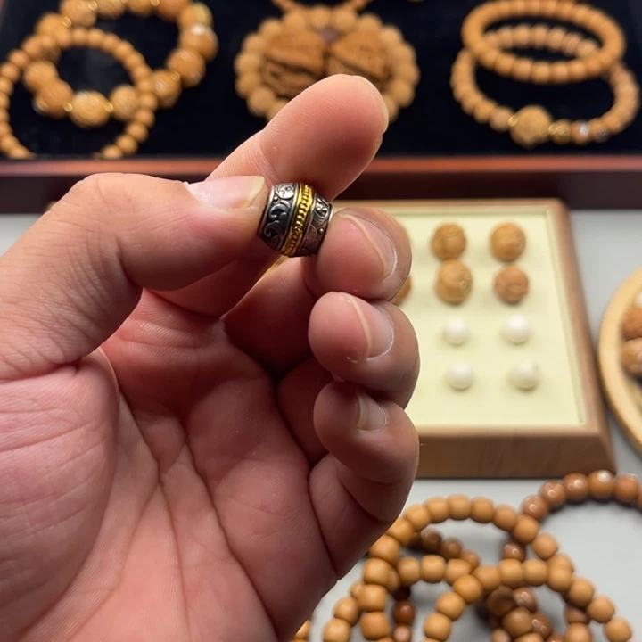 岁***安猴头核桃吊坠单子