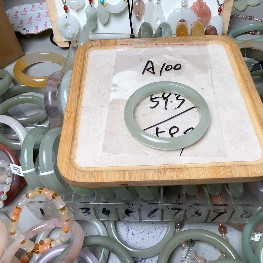 合金手镯石英质玉A100