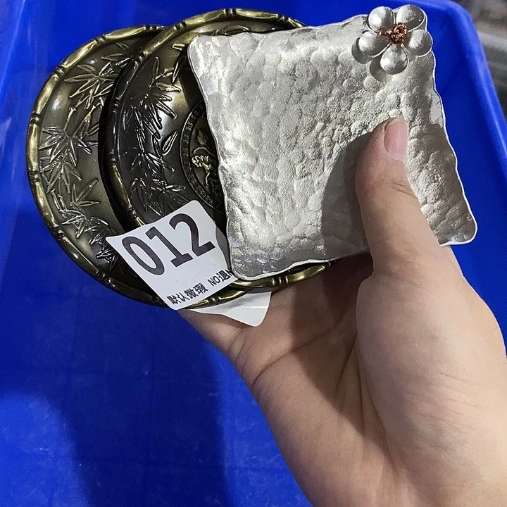 曹***淼茶具微瑕，介意勿拍