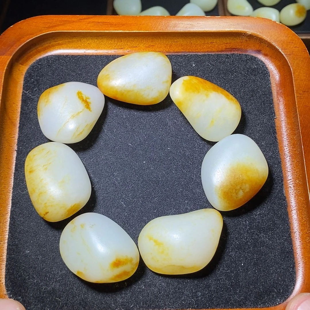 和田玉未镶嵌手链