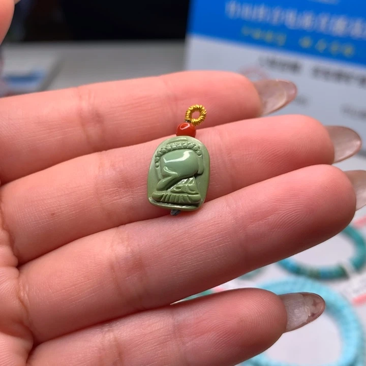 绿松石配饰未镶嵌