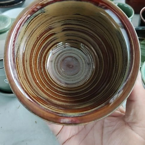 瓷片瓷片，各种摆件，盘，碗，沙锅，均有瑕疵。