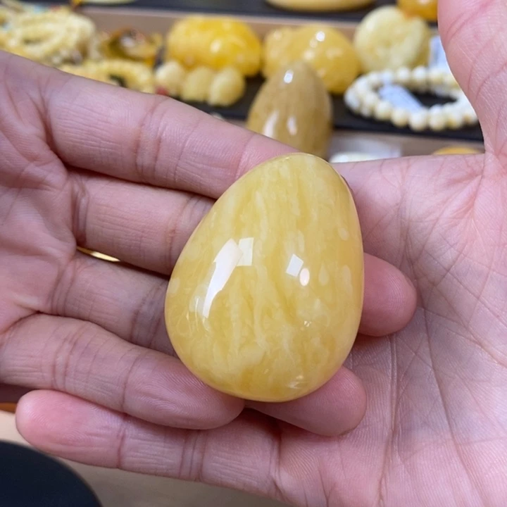 琥珀裸石未镶嵌水滴