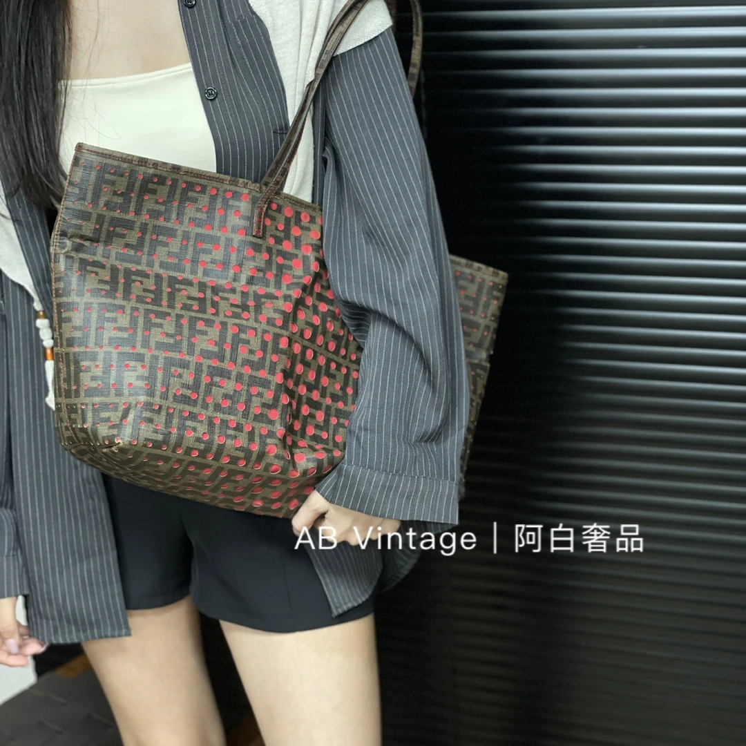 95新 FENDI/芬迪 阿白奢品/芬迪 限定款镂空托特包