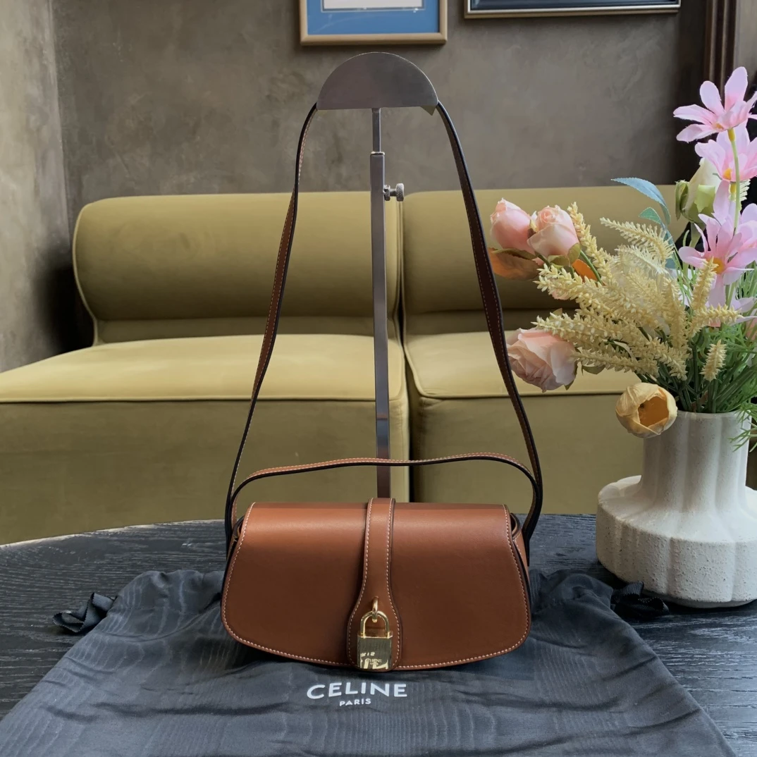 99新 Celine/思琳 Celine赛琳 焦糖色 锁头腋下包/sp22202