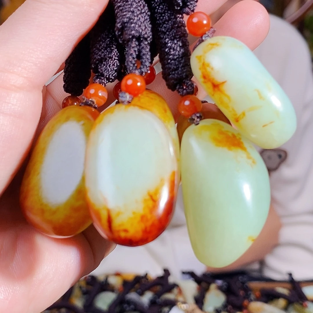 和田玉颈饰未镶嵌多样性发货发一个