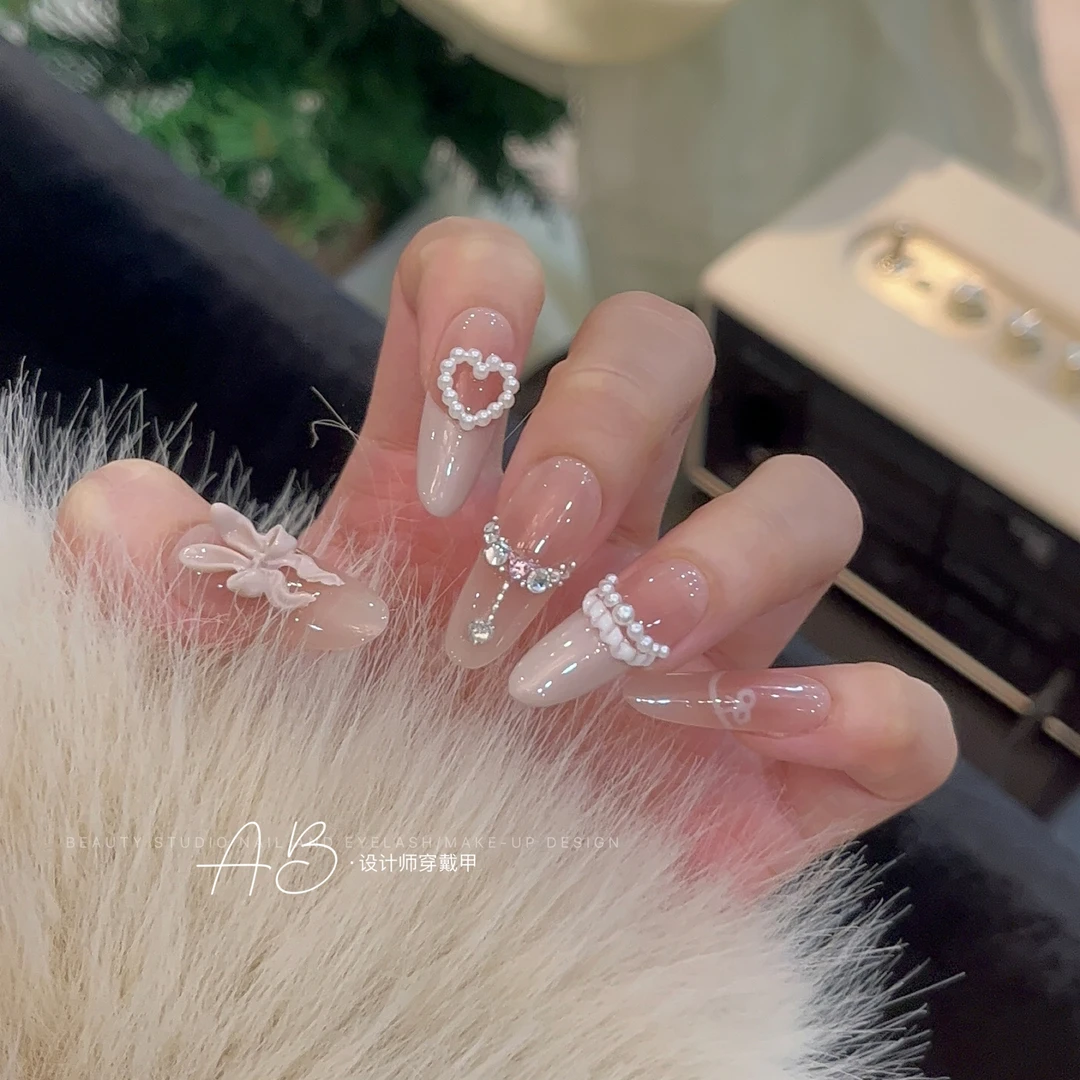 【兔小姐】 法式温柔超闪爱心珍珠小碎钻简约气质 纯手工穿戴甲