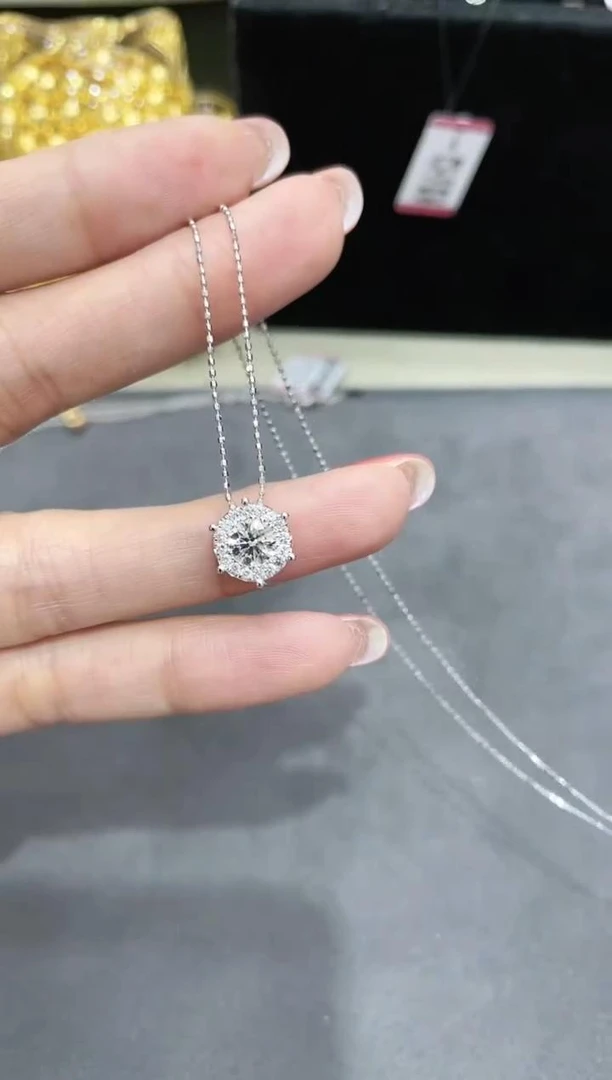 18K金镶嵌钻石项链 约0.50ct