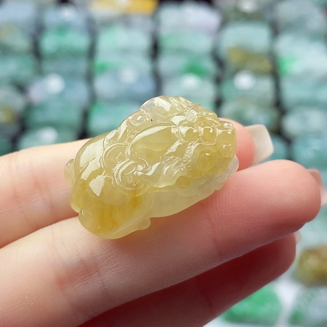 颈饰未镶嵌翡翠天然