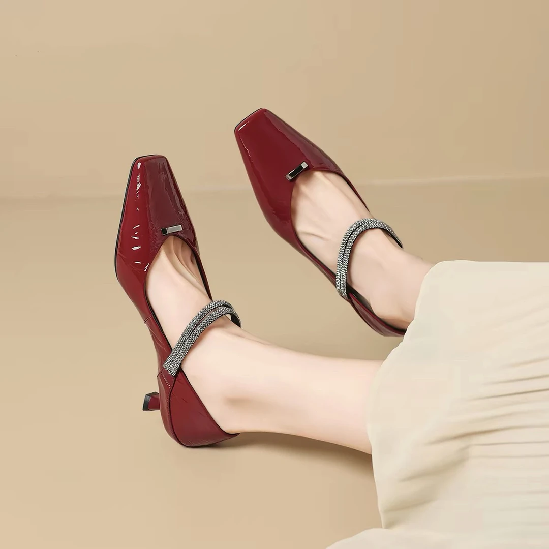 C9841  红色  时尚低跟2025新款气质软底浅口女单鞋