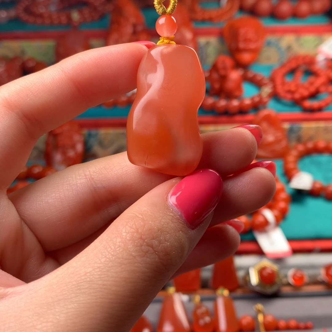 颈饰未镶嵌南红玛瑙