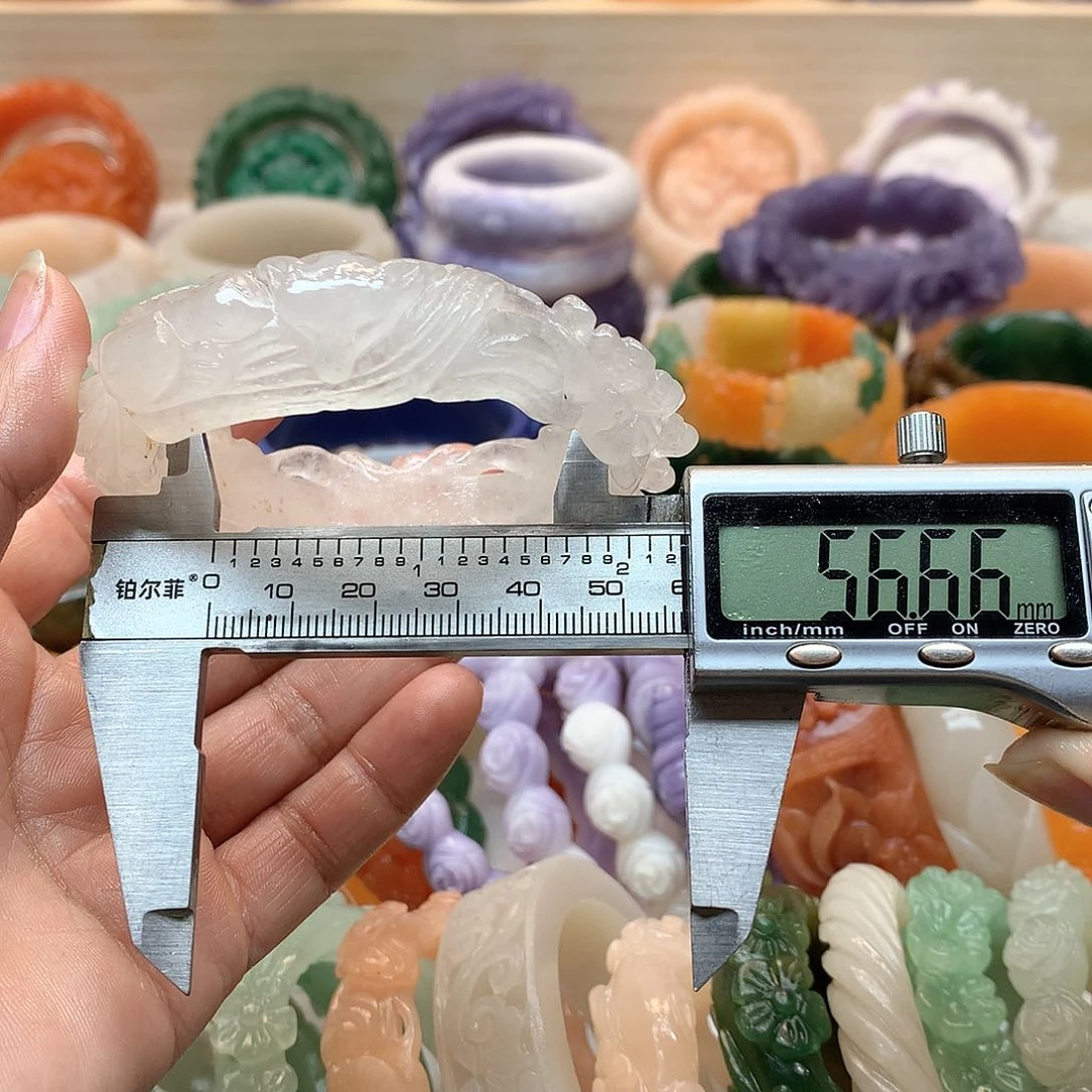 未镶嵌手镯石英质玉