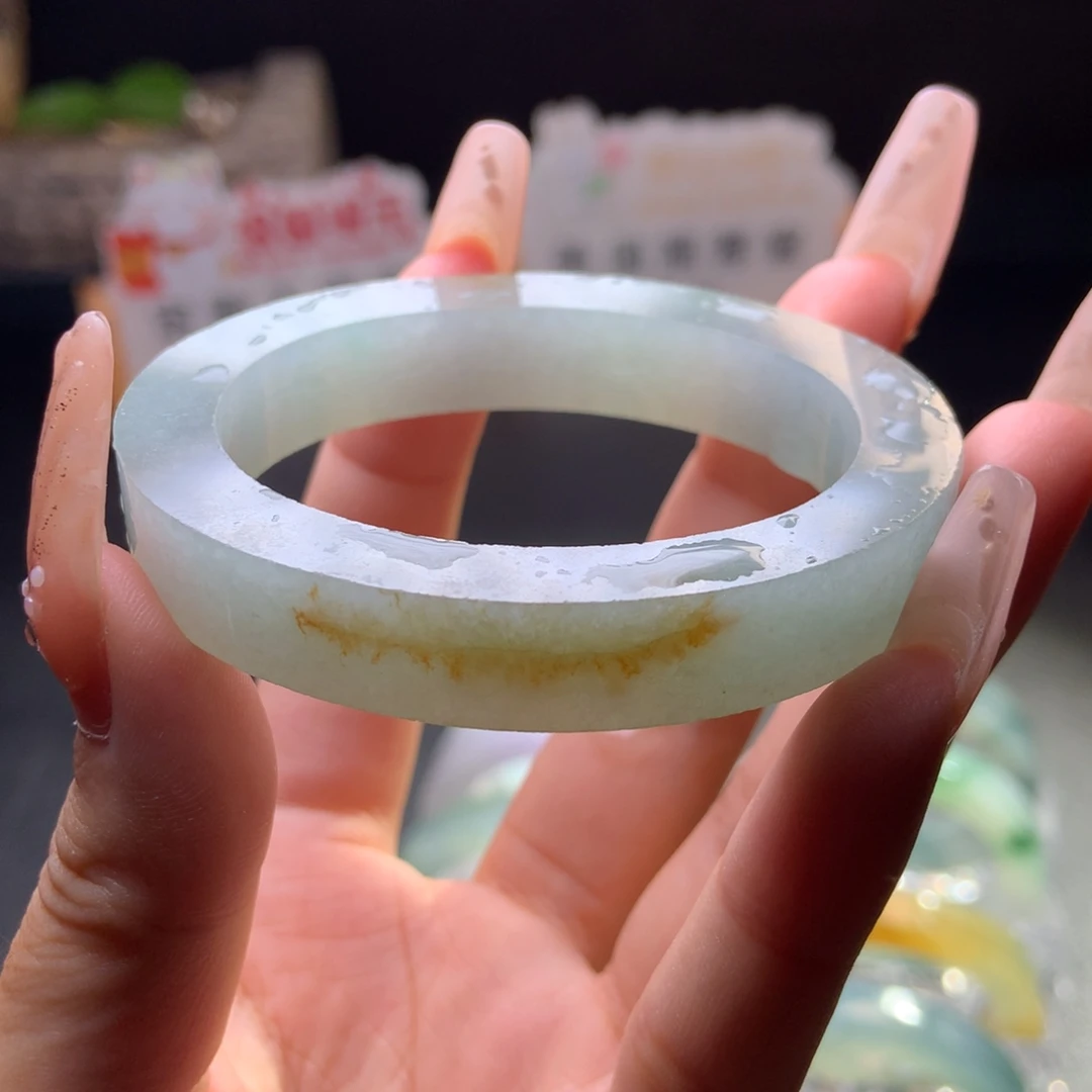 未镶嵌翡翠手镯定制翡翠