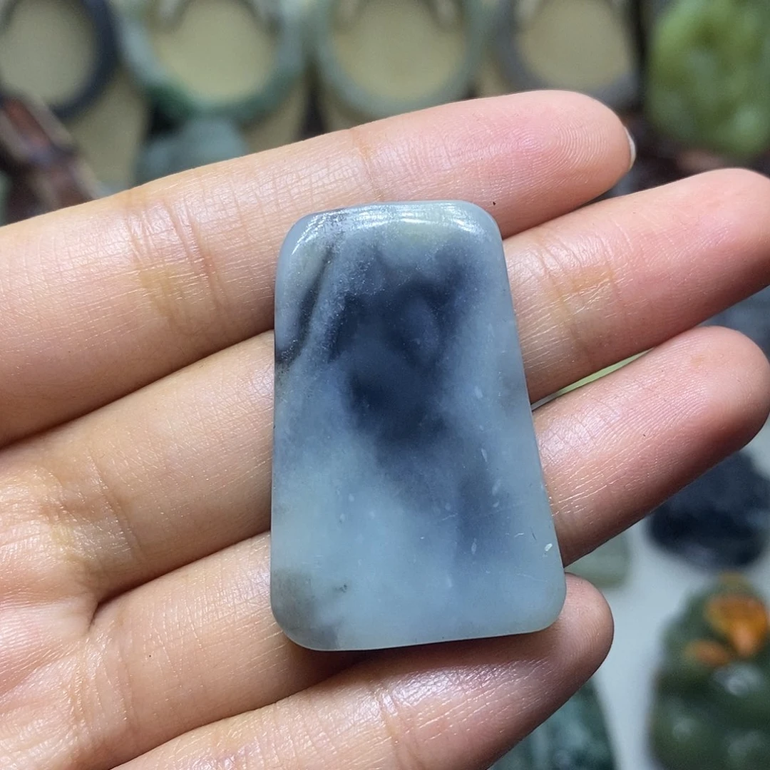 和田玉未镶嵌颈饰黑*