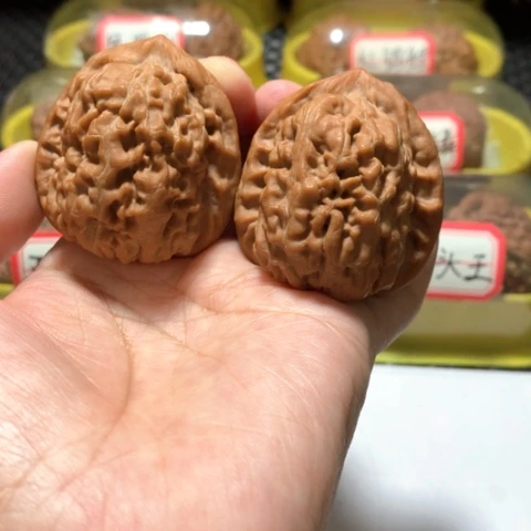 吊坠文玩核桃原桩金字塔