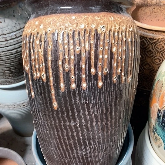 紫砂花盆口20高度30黑色流釉