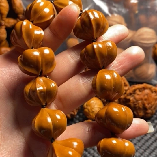 橄榄核吊坠春*鲨鱼背