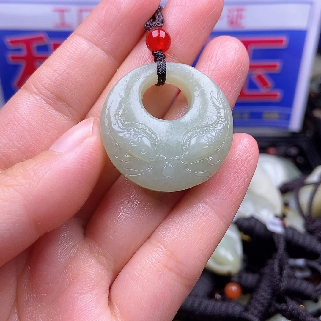 颈饰未镶嵌和田玉