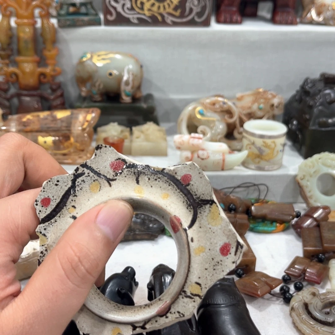 摆件炸了一个人的时候我就不想吃了