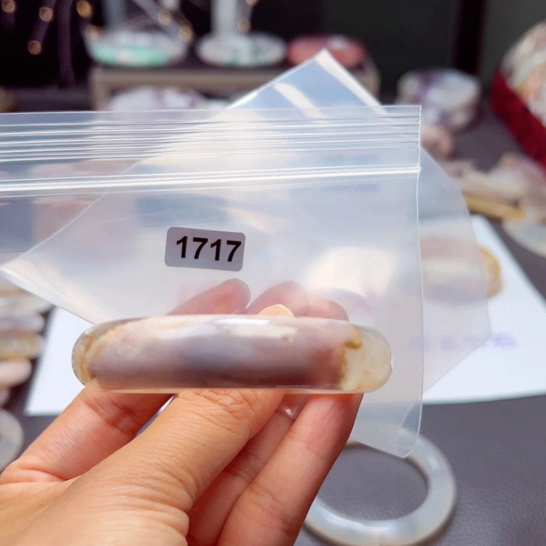 玛瑙/玉髓手镯未镶嵌蕊*