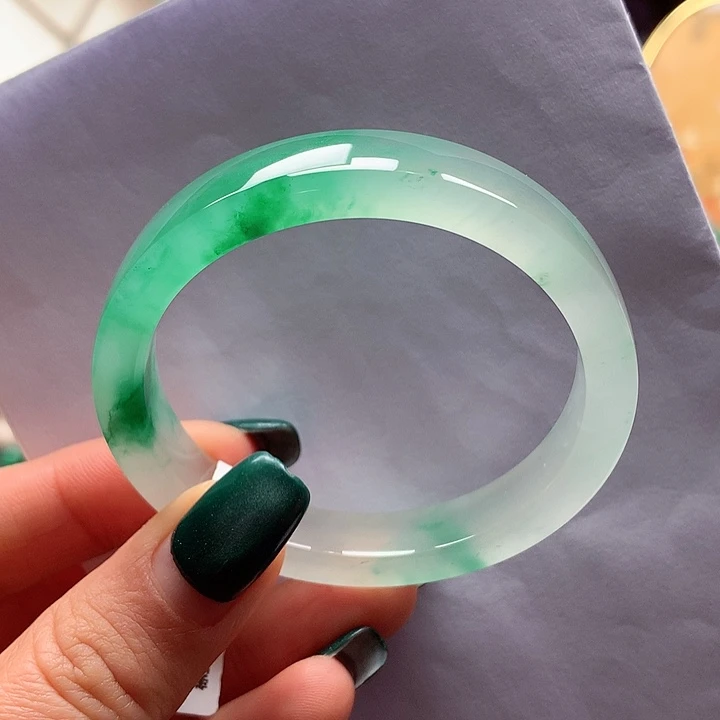 石英质玉未镶嵌手镯