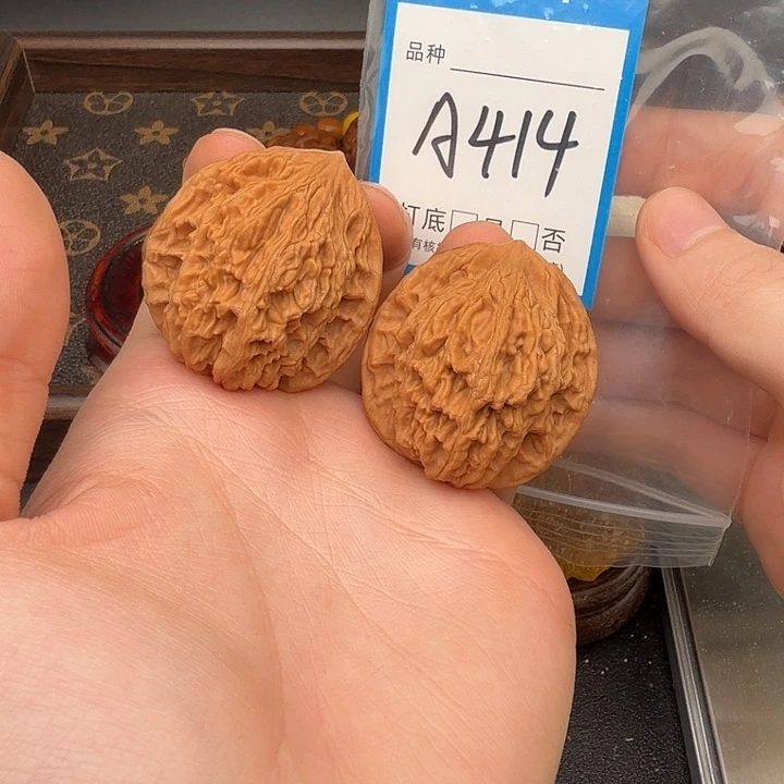 文玩核桃吊坠麦虎39