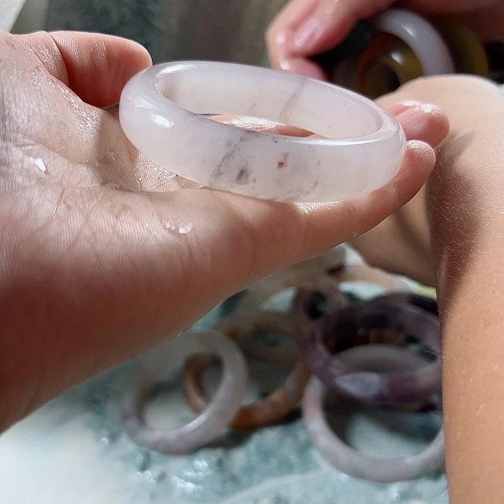 石英质玉手镯未镶嵌九*娘定制57不退换