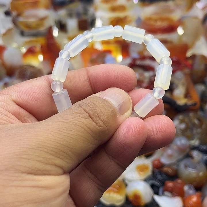 陈***选玛瑙/玉髓未镶嵌手链