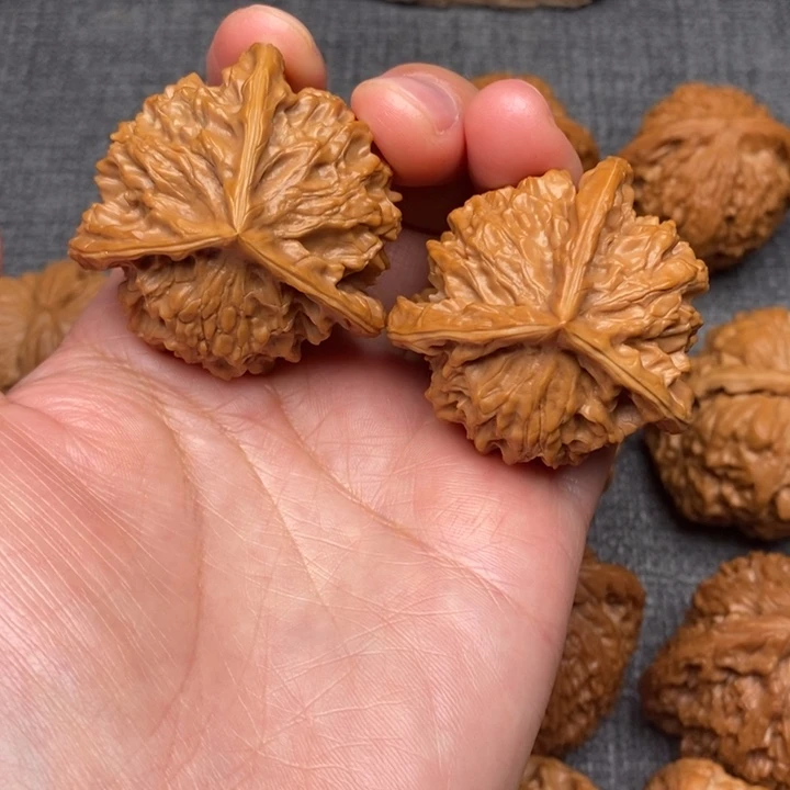 文玩核桃吊坠尺寸41三棱