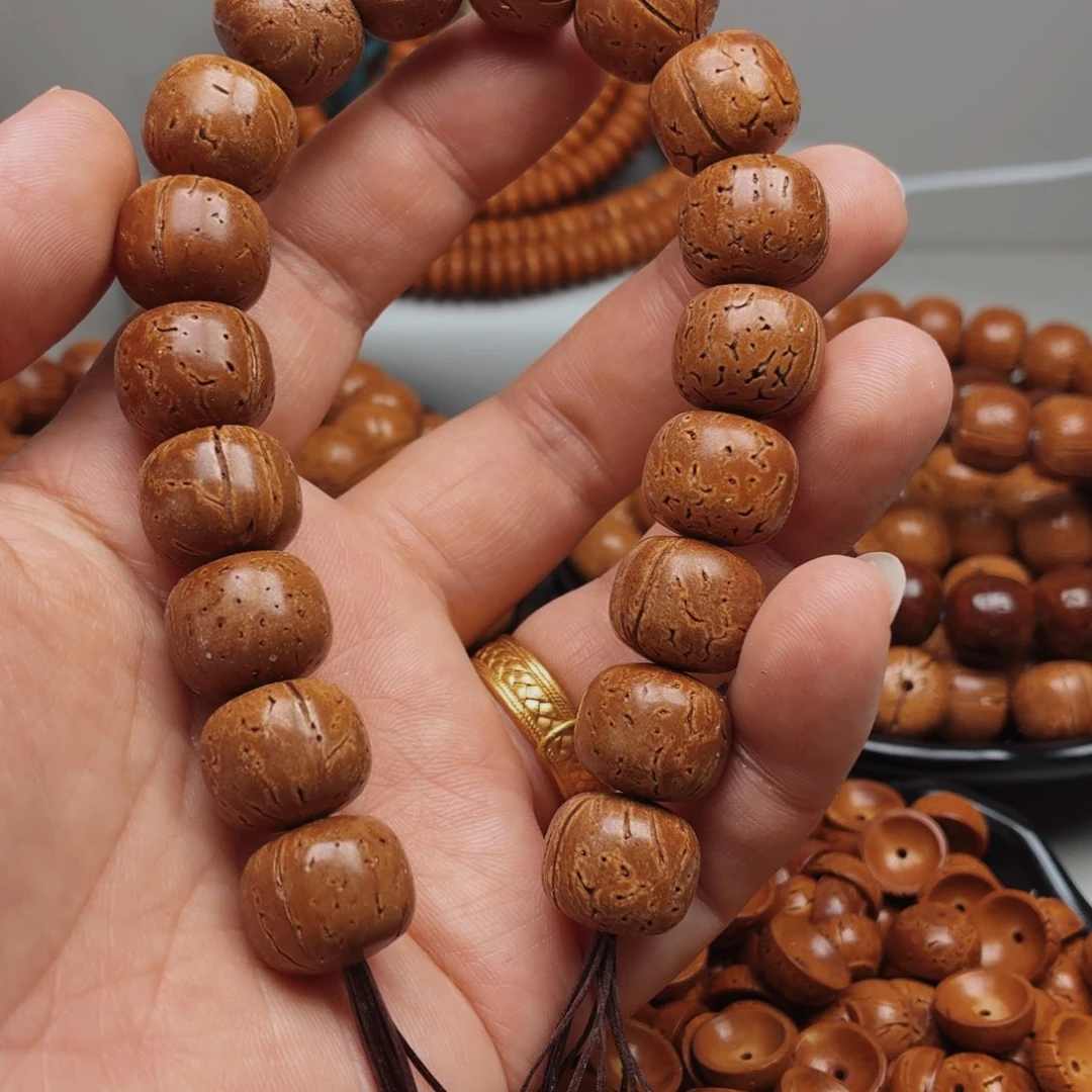 桃核老型微瑕疵手串