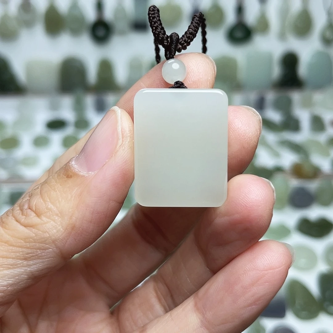 颈饰未镶嵌和田玉草**饺