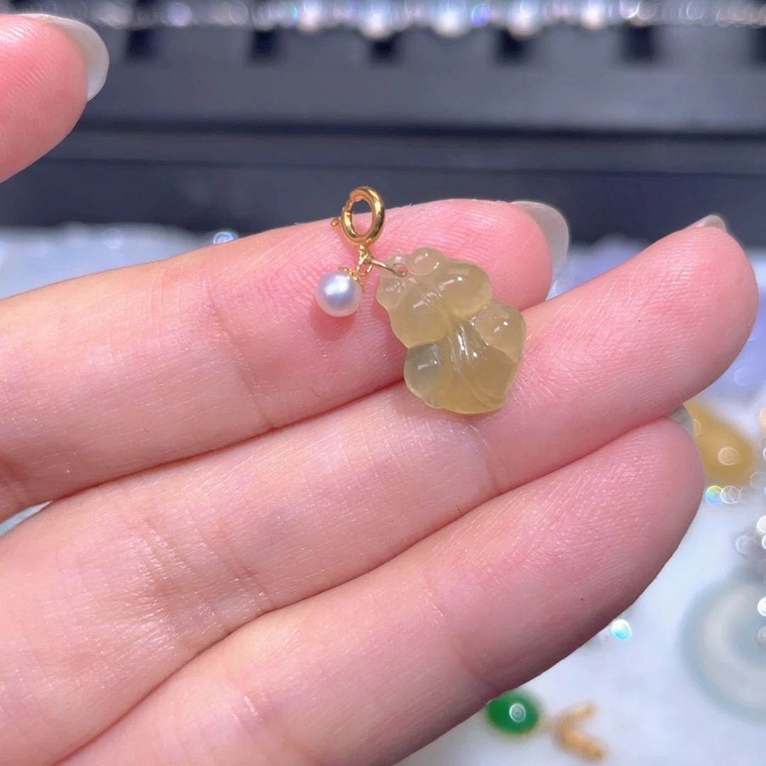颈饰18K金镶嵌翡翠翡翠