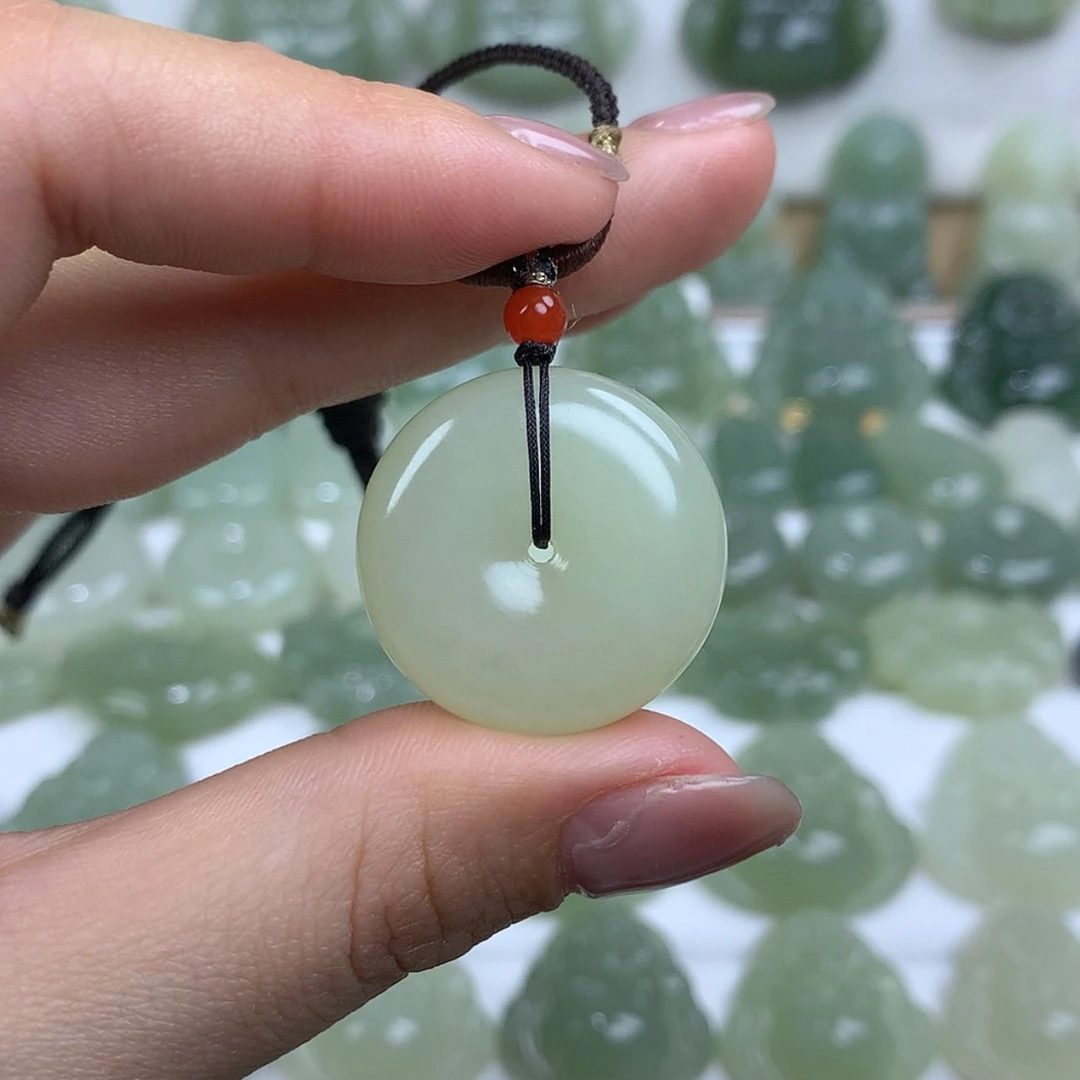 【闪购商品】颈饰未镶嵌和田玉