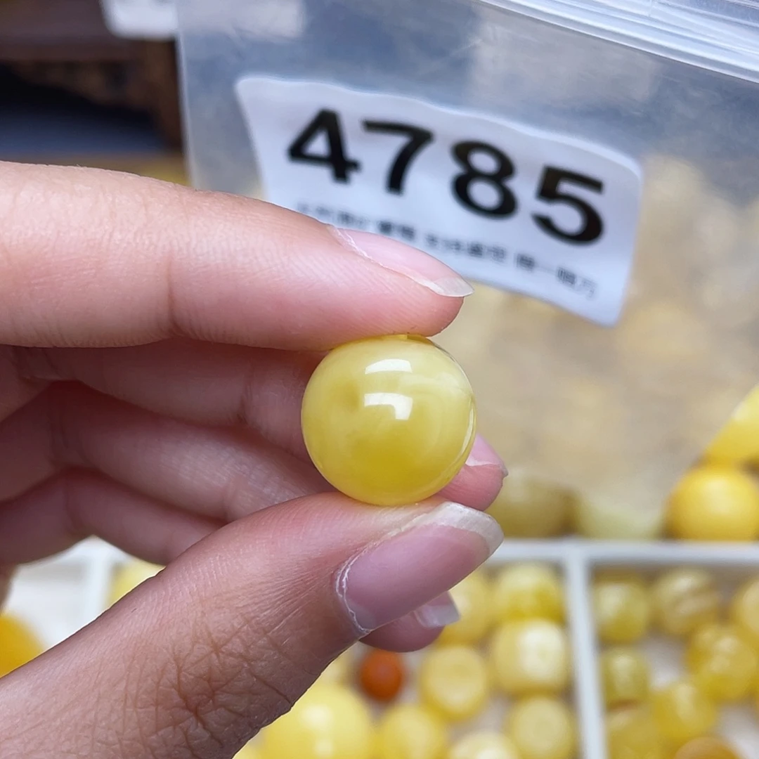 蜜蜡未镶嵌珠宝奇石14.4微坑