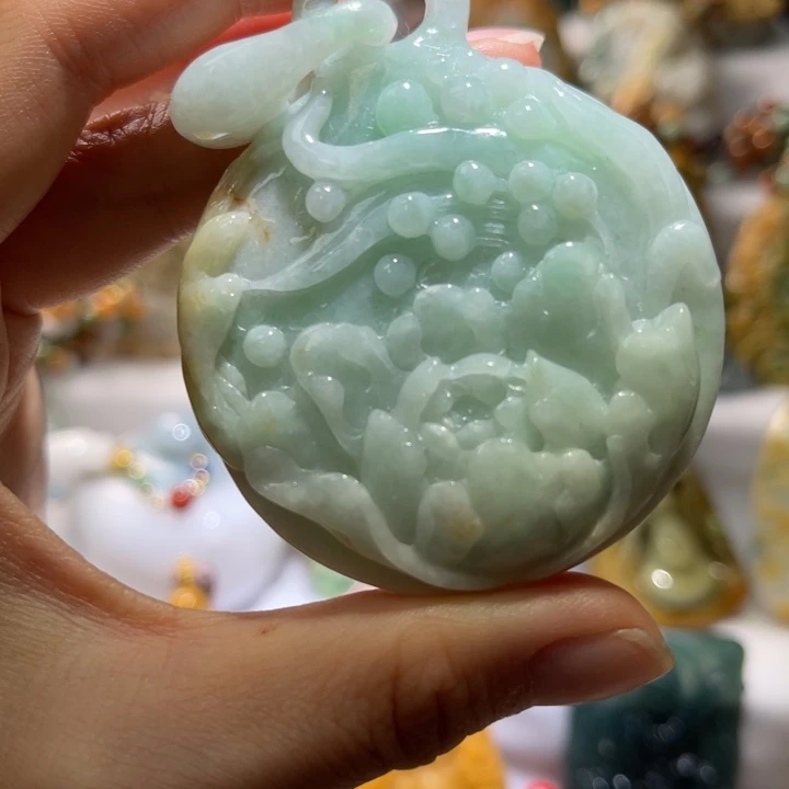吊坠(不含链)未镶嵌翡翠