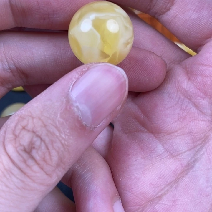 未镶嵌琥珀裸石微瑕11