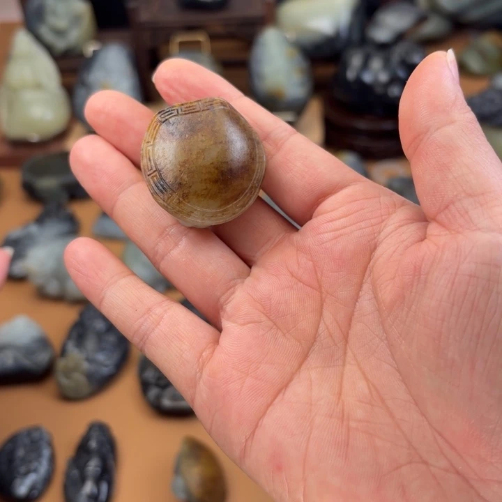 小***站和田玉未镶嵌颈饰