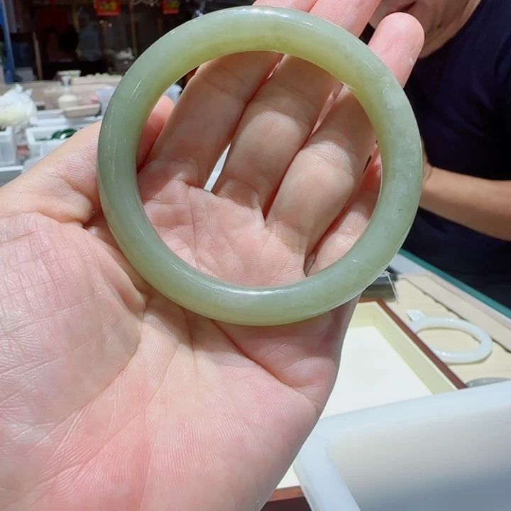 未镶嵌手镯和田玉546