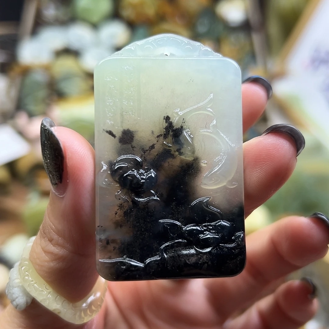 岫玉未镶嵌颈饰岫玉水墨双鱼莲花
