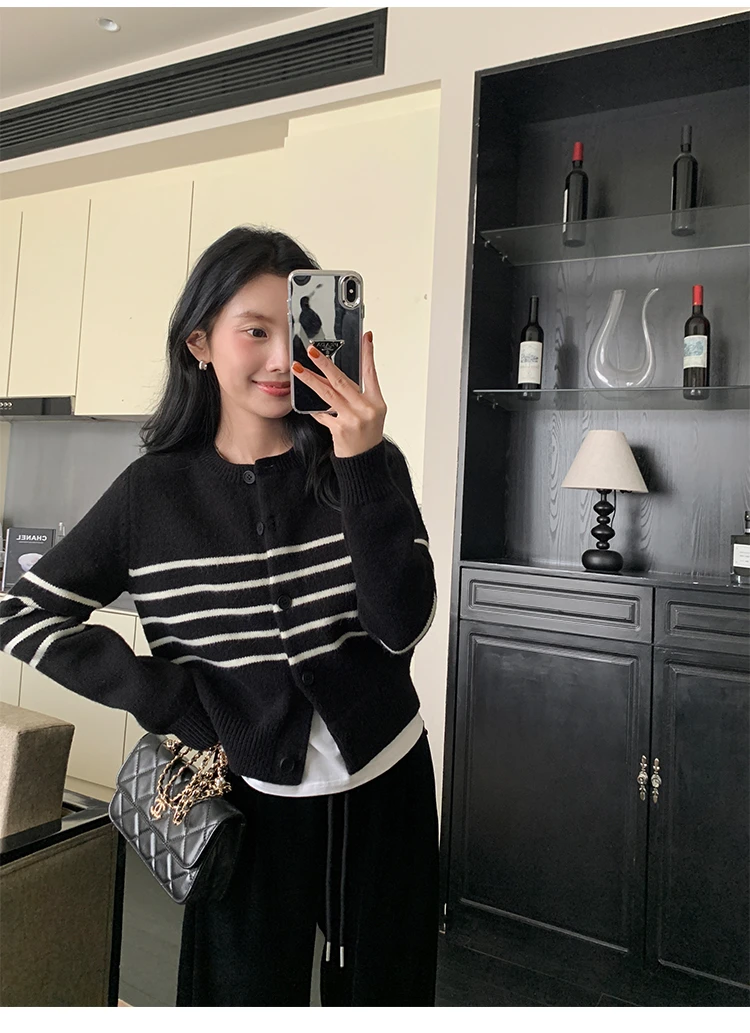 条纹长袖针织衫女秋冬宽松慵懒风简约大方显瘦休闲毛衣开衫上衣女