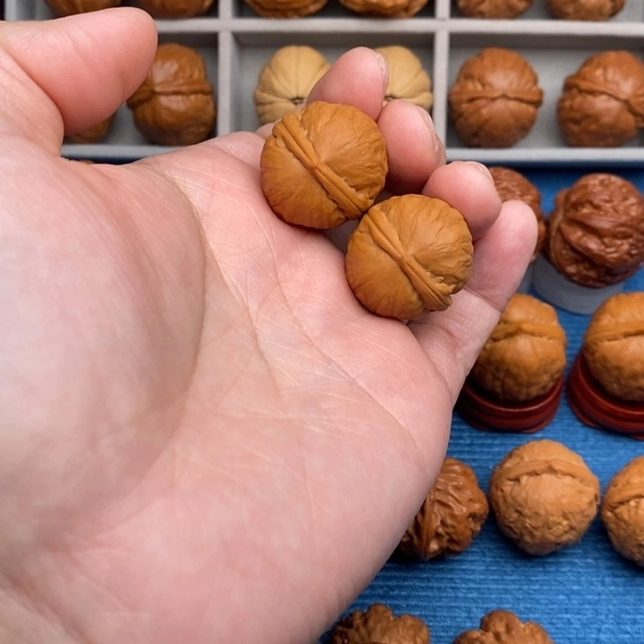 蚊***子把件文玩核桃精品小手捻