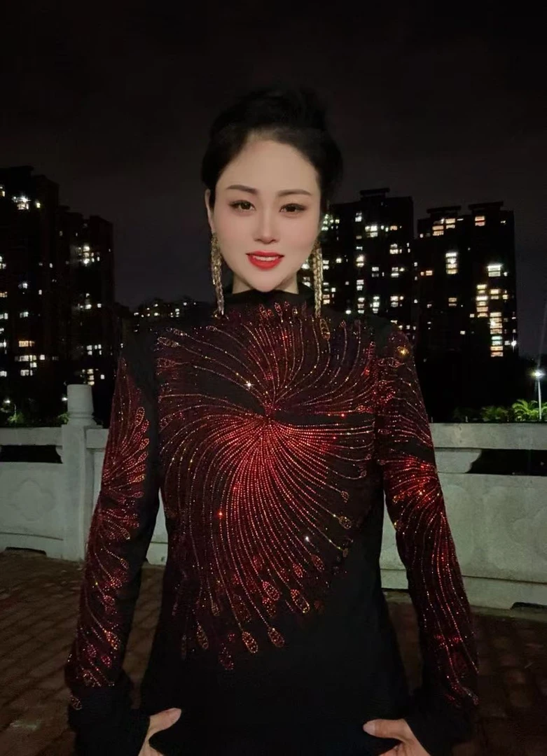 然【网红爆款802#加绒】打底衫女内搭秋冬时尚烫钻上衣修身显瘦