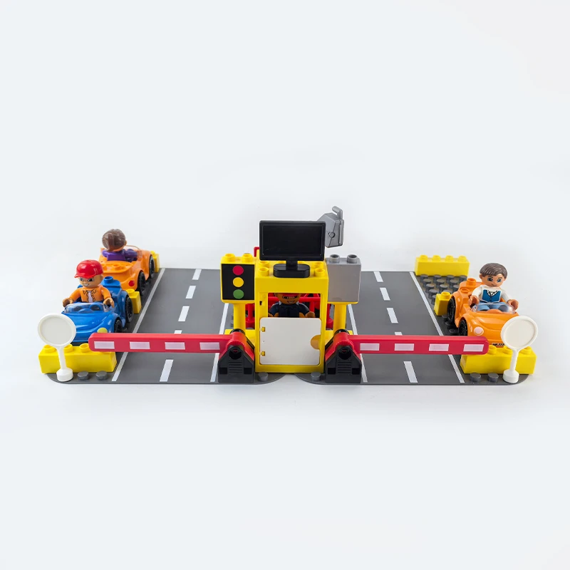 大颗粒积木配件散件停车场车位停放公路底板儿童益智玩具搭建
