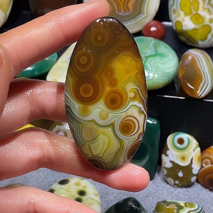 玛瑙/玉髓未镶嵌珠宝奇石