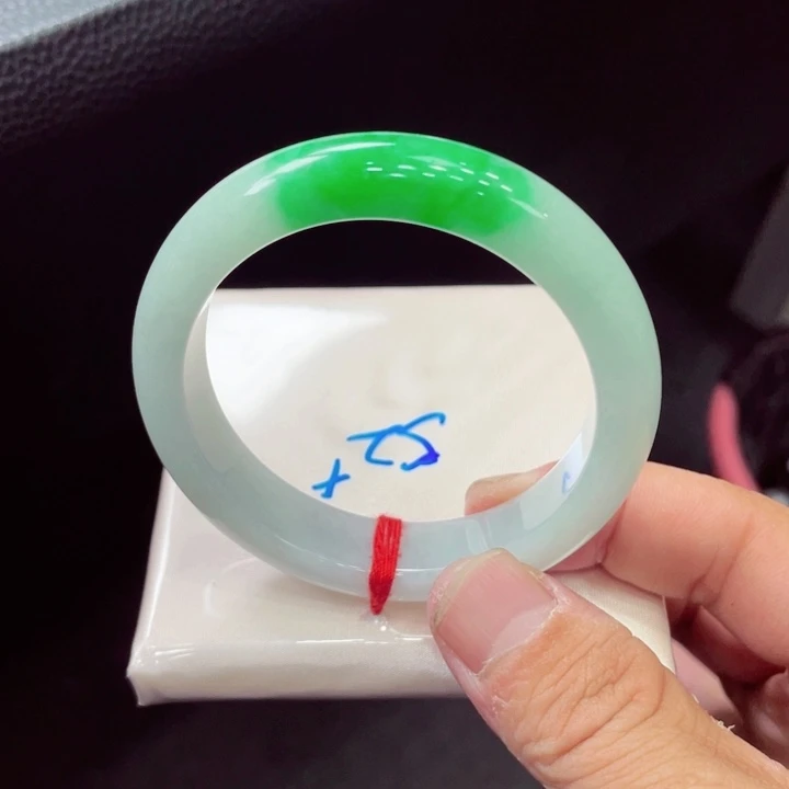 未镶嵌手镯翡翠翡翠