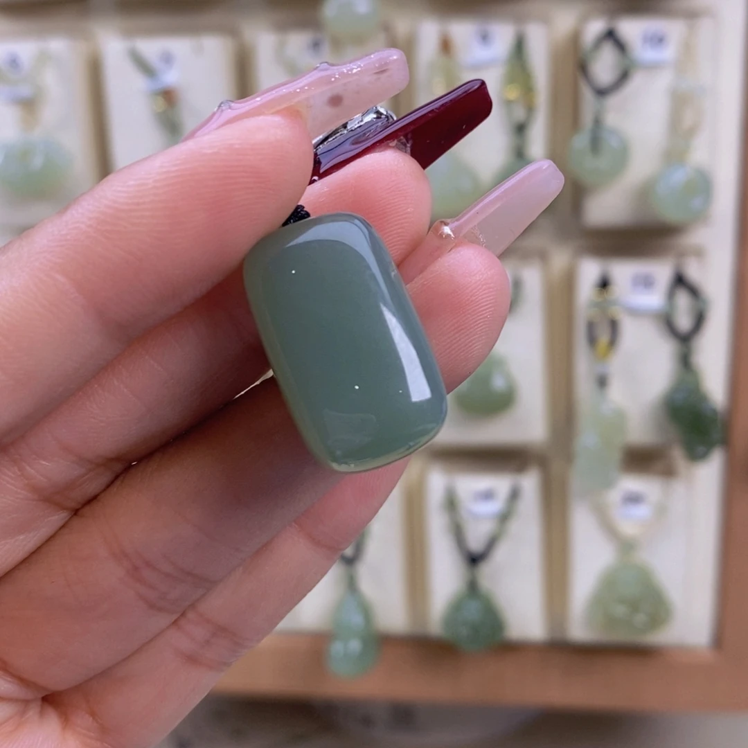 原***个和田玉未镶嵌颈饰