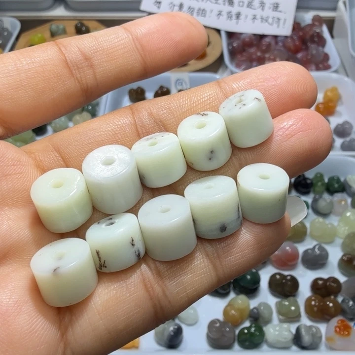 和田玉未镶嵌珠宝奇石