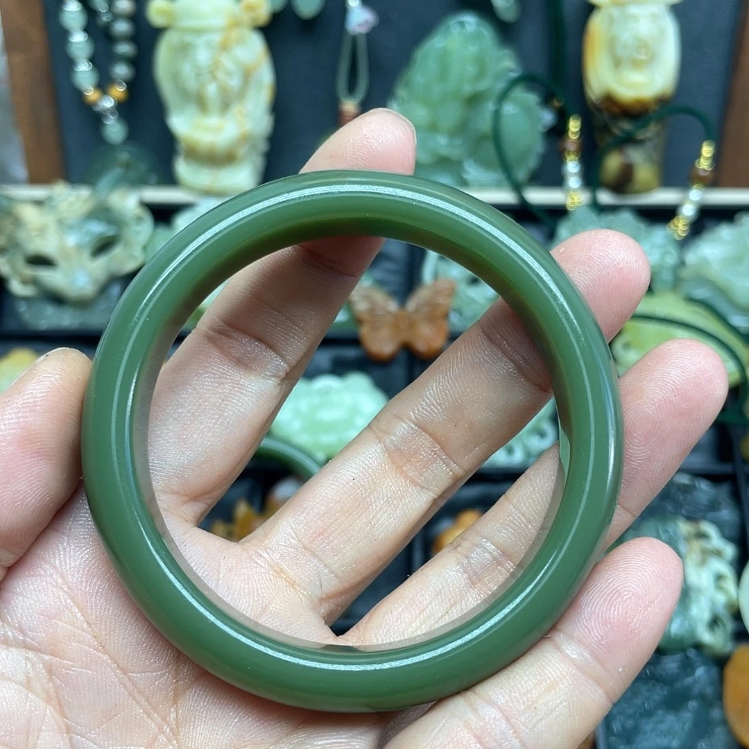 午***香未镶嵌蛇纹石玉颈饰58口径
