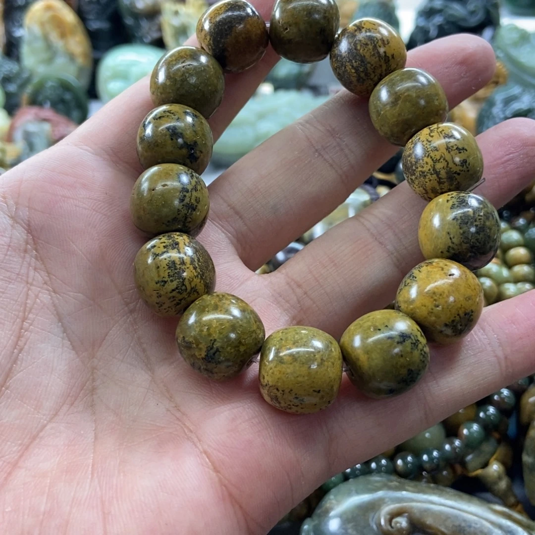 沫***问岫岩河磨玉（透闪石质玉）未镶嵌把件