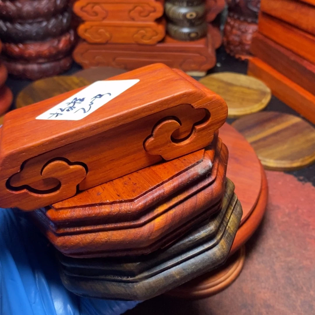 杨*鹏20元3个底座包邮